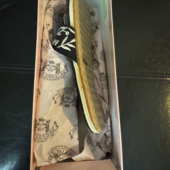 Juicy Couture Black and Cream Tiki Women's Sandals size 6 - Picture 8 of 12